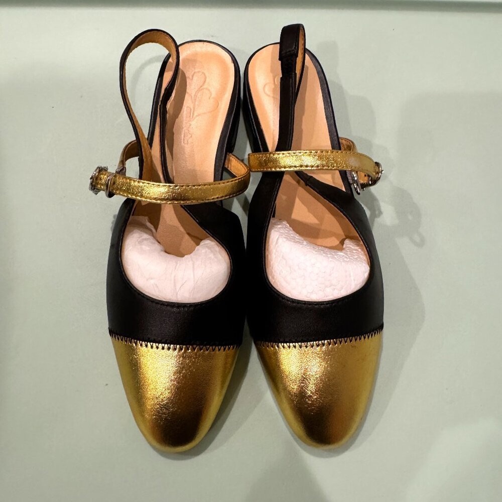 Brand New Black & Gold Leather Slingback Flats With Rhinestone Buckle Size 6